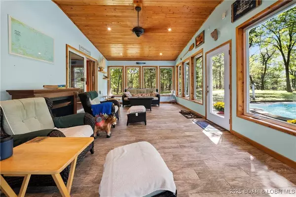 77 Longwood LN, Camdenton, MO 65020