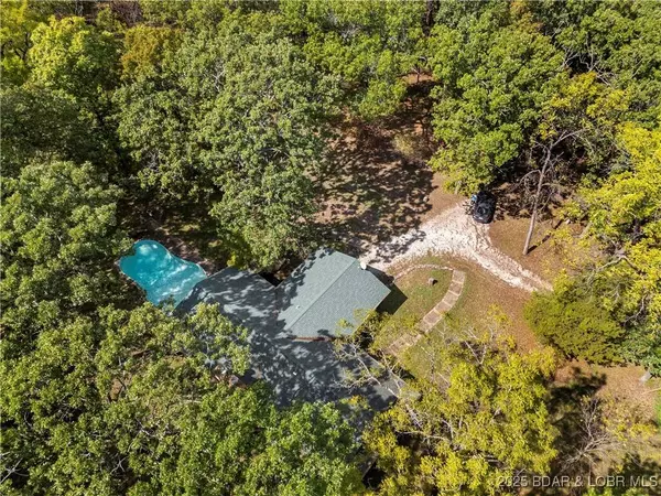 77 Longwood LN, Camdenton, MO 65020