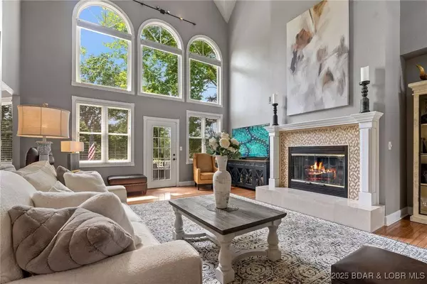 7 Lost Spike CT, Camdenton, MO 65020