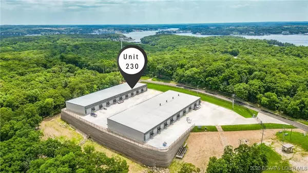 255 Shawnee Bend RD, Sunrise Beach, MO 65079