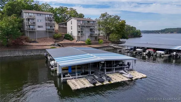 28 Hawk Harbor LN #2C, Lake Ozark, MO 65049