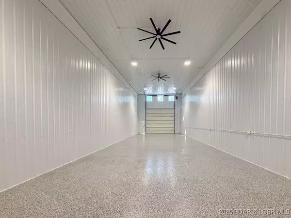 255 Shawnee Bend RD, Sunrise Beach, MO 65079