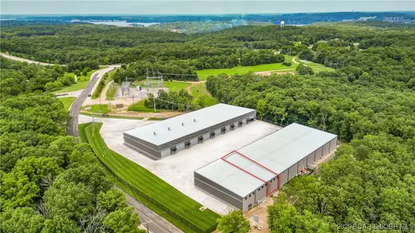 255 Shawnee Bend RD, Sunrise Beach, MO 65079