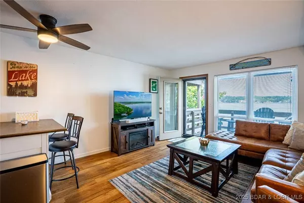 28 Hawk Harbor LN #2C, Lake Ozark, MO 65049