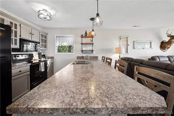 2500 Bay Point LN #721, Osage Beach, MO 65065