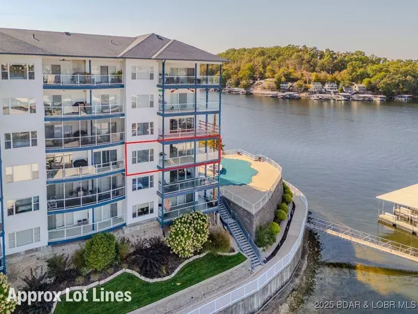 183 Upper Monarch Cove DR #3A, Lake Ozark, MO 65049