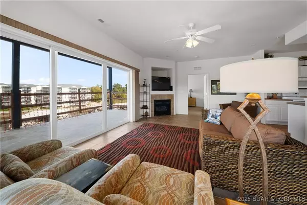 183 Upper Monarch Cove DR #4A, Lake Ozark, MO 65049