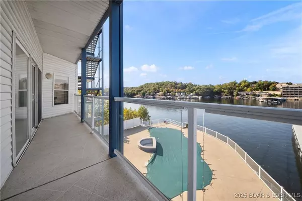 183 Upper Monarch Cove DR #3A, Lake Ozark, MO 65049