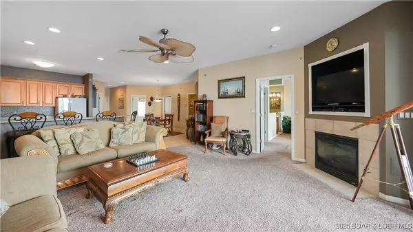 1230 Lands End Pkwy #304, Osage Beach, MO 65065