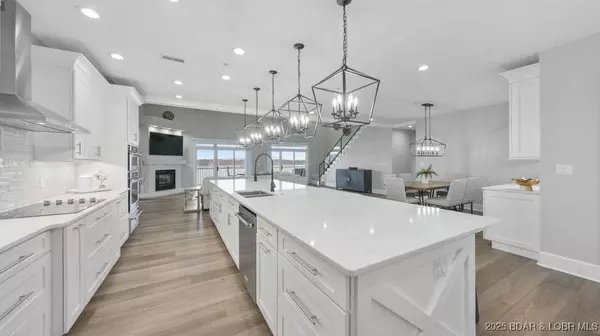 5450 Christopher DR #243, Osage Beach, MO 65065