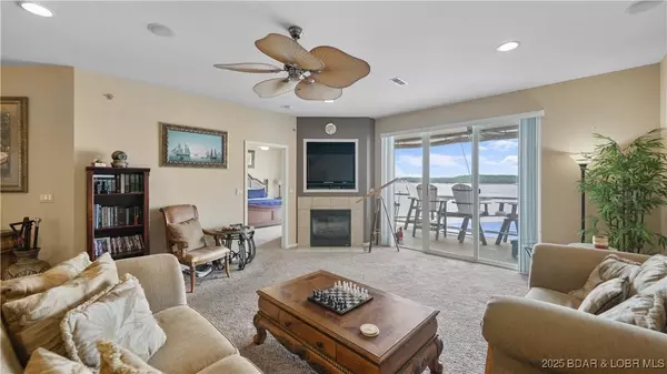 1230 Lands End Pkwy #304, Osage Beach, MO 65065