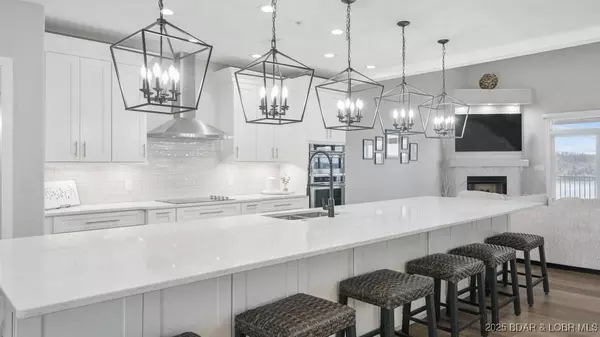 5450 Christopher DR #243, Osage Beach, MO 65065