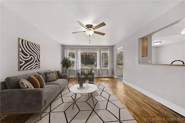 1598 Long LN, Eldon, MO 65026