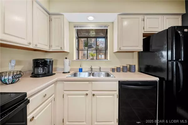 152 Falls Point DR #2A, Lake Ozark, MO 65049