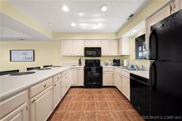 152 Falls Point DR #2A, Lake Ozark, MO 65049