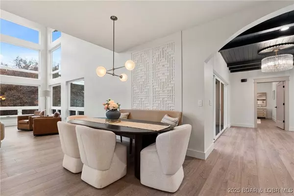 154 Via Cresta DR, Sunrise Beach, MO 65079