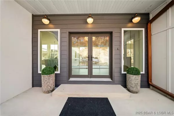 154 Via Cresta DR, Sunrise Beach, MO 65079