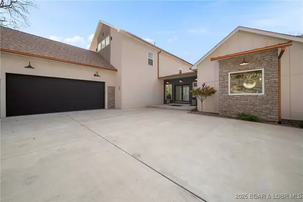 154 Via Cresta DR, Sunrise Beach, MO 65079