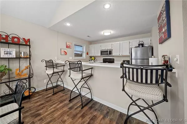 432 Regatta Bay CIR #4C, Lake Ozark, MO 65049