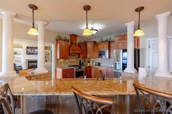 32 Quiet Waters LN, Sunrise Beach, MO 65079