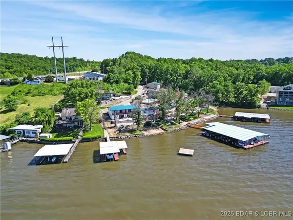 91 Breeze DR, Camdenton, MO 65020