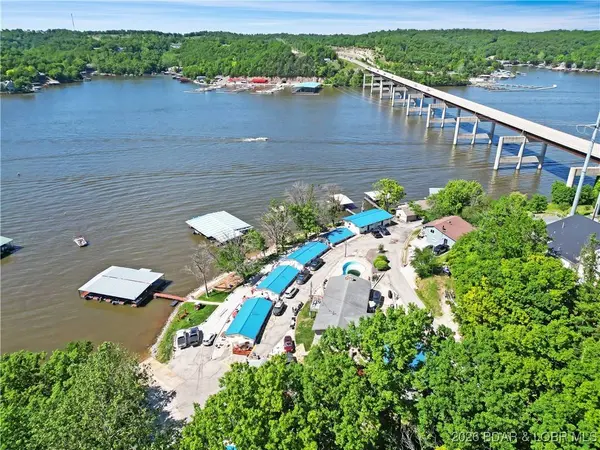 91 Breeze DR, Camdenton, MO 65020