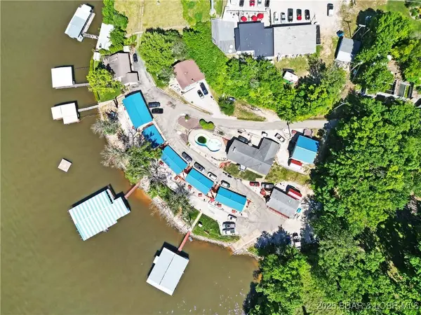 91 Breeze DR, Camdenton, MO 65020