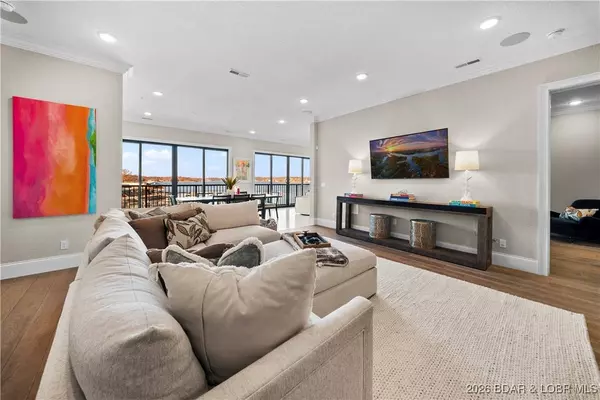 1184 Jeffries RD #310, Osage Beach, MO 65065