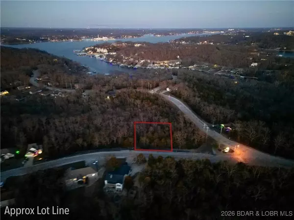 274 Palisades PT #2, Four Seasons, MO 65049