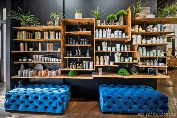 2 Camden CT NE, Camdenton, MO 65020