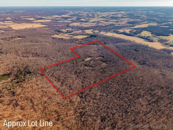 21255 Lark RD, Lebanon, MO 65536