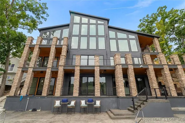 971 Country Club DR, Lake Ozark, MO 65049