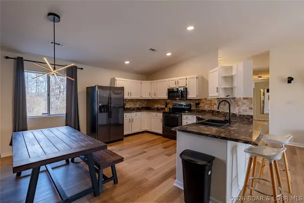 1670 Bittersweet RD, Lake Ozark, MO 65049