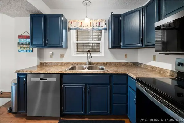 21251 Jade DR, Rocky Mount, MO 65072