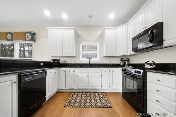 13 Avilia DR, Sunrise Beach, MO 65079