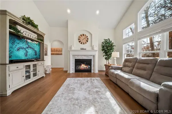 13 Avilia DR, Sunrise Beach, MO 65079