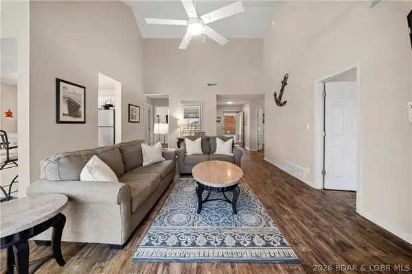 432 Regatta Bay CIR #4A, Lake Ozark, MO 65049