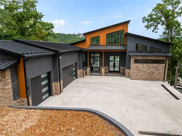 971 Country Club DR, Lake Ozark, MO 65049