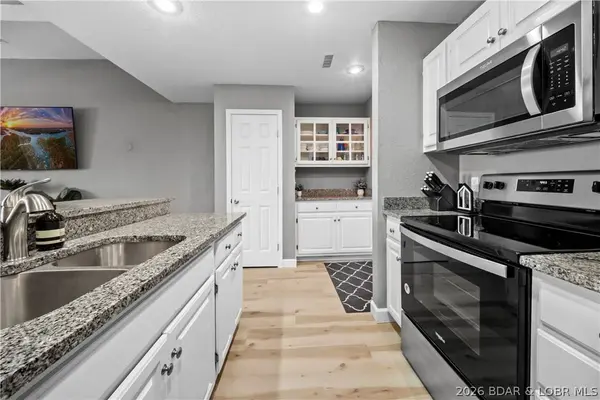 46 Aqua Fin DR #4A, Lake Ozark, MO 65049
