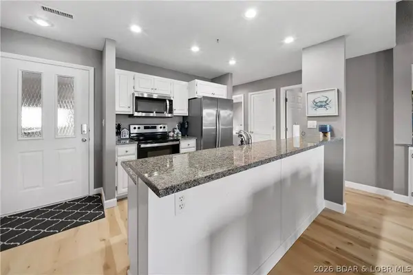 46 Aqua Fin DR #4A, Lake Ozark, MO 65049
