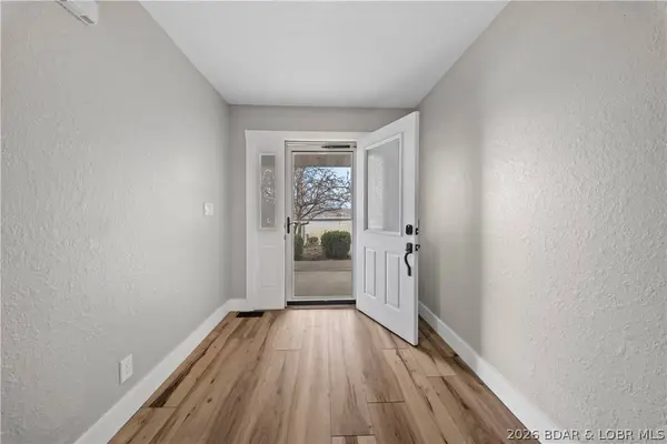2180 Bittersweet RD, Lake Ozark, MO 65049