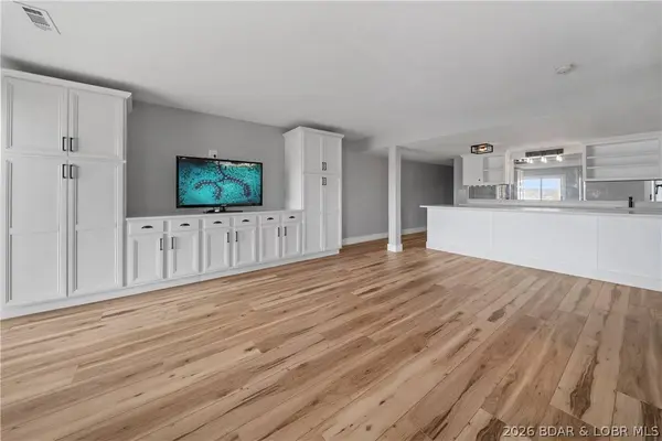 2180 Bittersweet RD, Lake Ozark, MO 65049