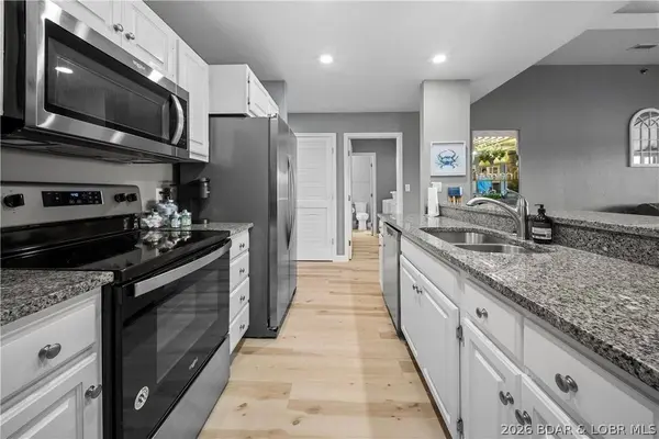 46 Aqua Fin DR #4A, Lake Ozark, MO 65049