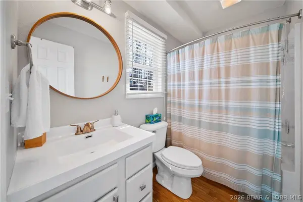 32373 Island View RD, Gravois Mills, MO 64119