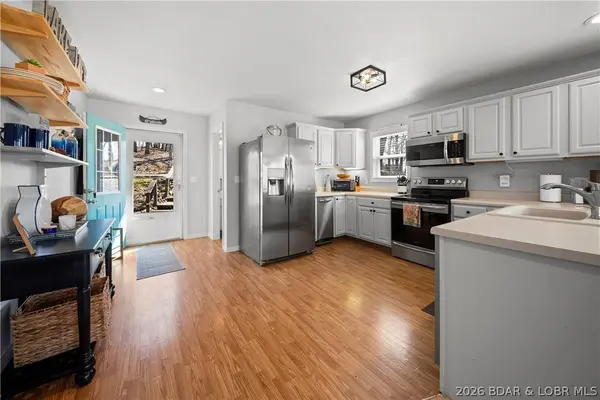 32373 Island View RD, Gravois Mills, MO 64119