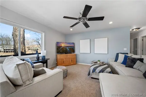 32373 Island View RD, Gravois Mills, MO 64119