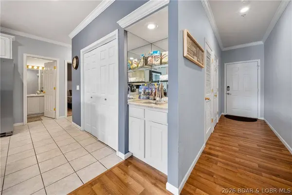 216 Lakeview Resort BLVD #1E, Sunrise Beach, MO 65079