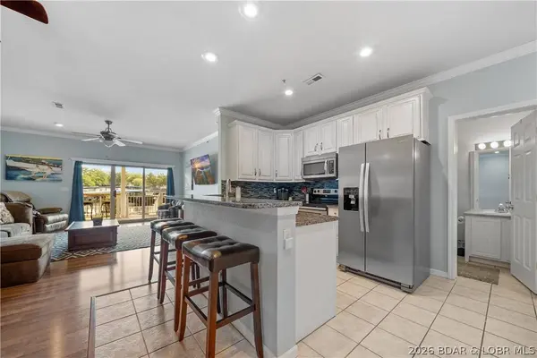 216 Lakeview Resort BLVD #1E, Sunrise Beach, MO 65079