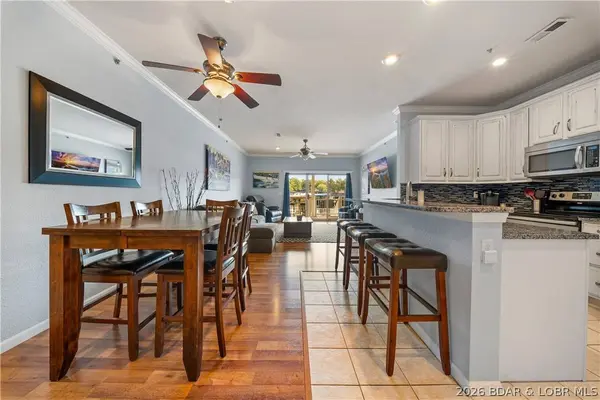 216 Lakeview Resort BLVD #1E, Sunrise Beach, MO 65079