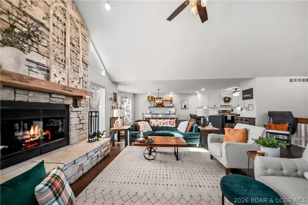 385 Woodland PT, Linn Creek, MO 65052